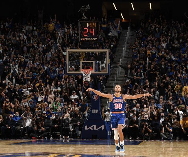 开云体育官网-虎头虎尾！库里45分剑指MVP 大通中心重现王朝盛景