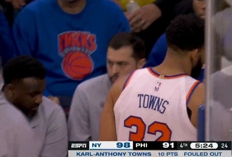 开云官网-大举反击！恩比德强攻打成2+1率队轰出11-0 并造成唐斯6犯离场