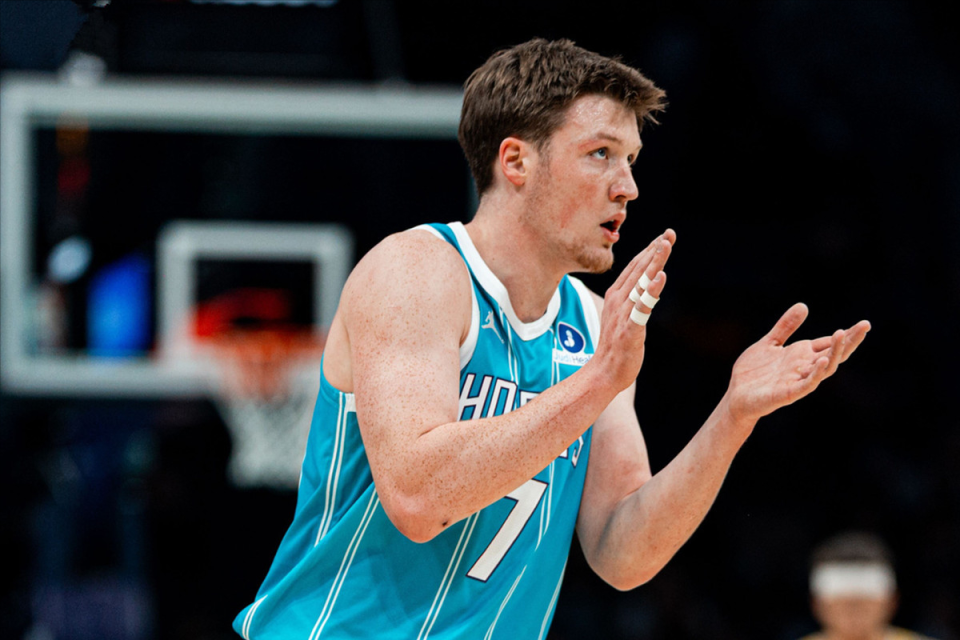 开云-狂胜27分，近18战15胜NBA唯一！3点证明超级鱼腩蜕变成黑马非偶然